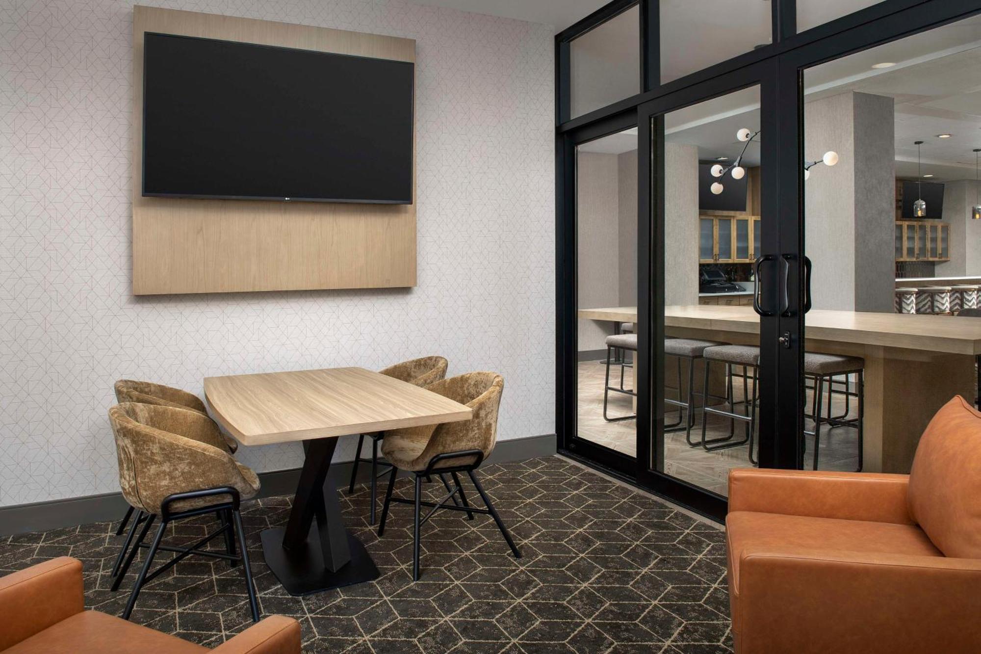 Doubletree By Hilton Chattanooga Hamilton Place Exterior photo